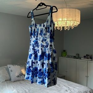 LAUREN Ralph Lauren sleeveless dress WITH POCKETS!